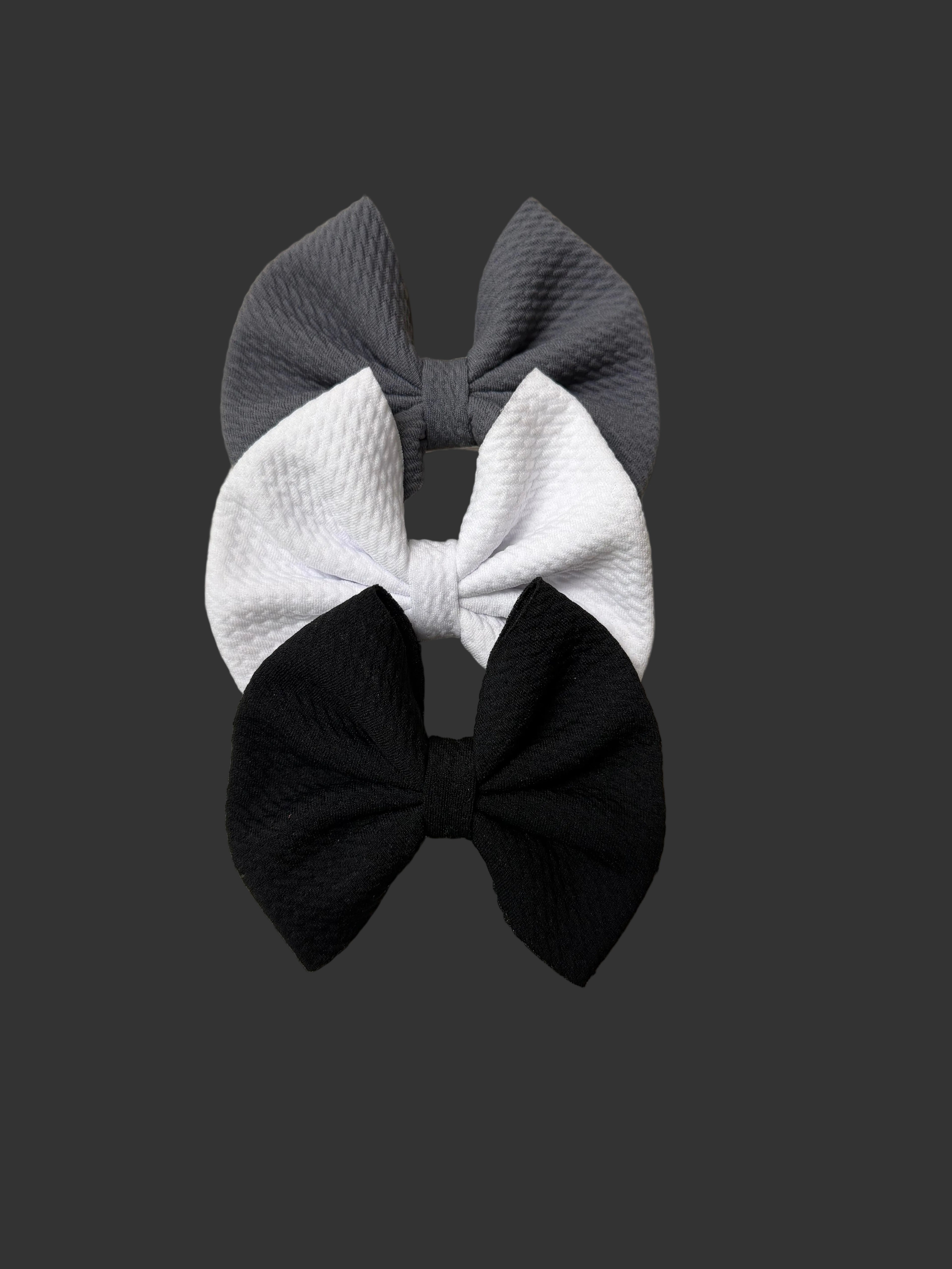 Solid Bows: Black and White